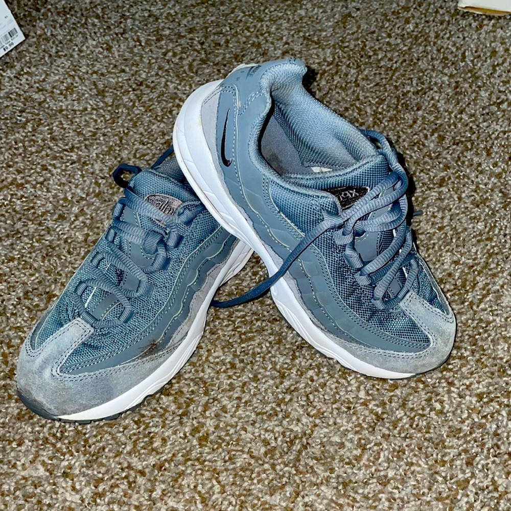 Grey air max